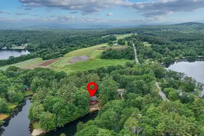 Image de Lakefront Log Home | Pedal Boat | Kayaks | Ac