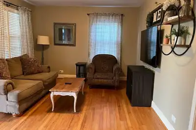 Image de Pink Door Charming 2-bedroom house with WiFi, Ac in nice Oneonta, Close to Food