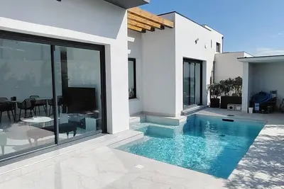 Image de Villa Neuve De Standing Perpignan Avec Piscine Prive À 20mn Des Plages