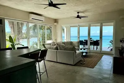 Image de Seaglass Loft Beachfront \"Sunset\" 3br/2ba