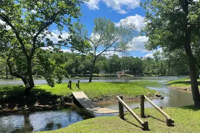 Image de Charming 3-bedroom on the Flint River with Island