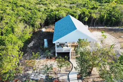 Image de The Sip Sip Cottage.