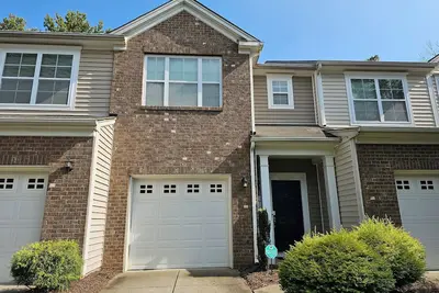 Image de Charming & Cozy Townhome in Charlotte