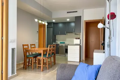 Image de Walkers Paradise, Sunny Balcony, 100m to Marina