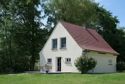 Image de Ferienhaus Remise direkt am Wasser im Gut Grubnow Rügen