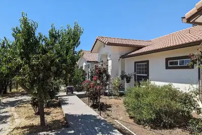 Image de Spacious Modern Vacation Home near Kings Canyon N. P. Ev Charging Fast Wifi.