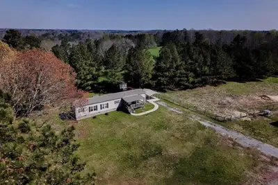 Image de Cozy, country retreat; 2 mi to Stony Lonesome Ohv Park, 15 min to Smith Lake Dam