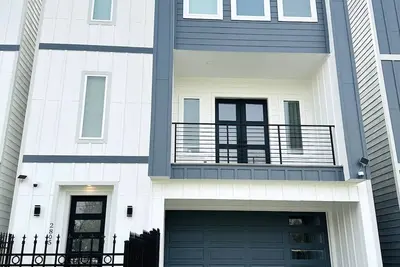 Image de Chic and Gated 3Bd near Downtown, Nrg, Med Center