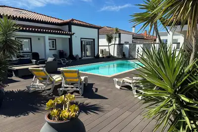 Image de Villa spacieuse calme charmante avec piscine privé et proche de Lisbonne