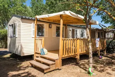 Image de En Provence, Luberon Mobilhome tout confort dans camping 4 étoiles