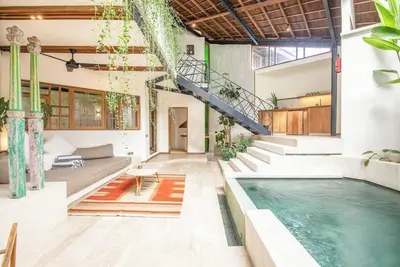 Image de Contemporary 2-Br Art Deco Villa, 800m to the Beach