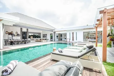 Image de Contemporary 4br Villa, 400m to Canggu Shore