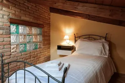 La Cantinella Country House La Morra: Apartment wing of the farmhouse