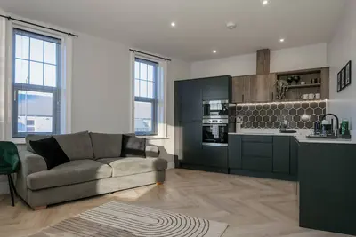 Modern 2bd apartment next to stadium