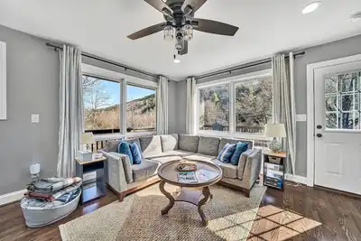 Image de Peaceful 3br Escape With National Forest Access