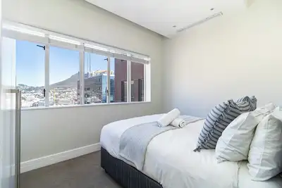 Image de 2-bedroom apartment with sea and mountain views