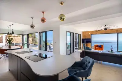 Image de Villa Vue Mer La Californie – Colline en Front de mer – Vue sur les îles d’or
