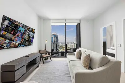 Image de Elegant 51st-Floor Condo in Prime Miami Location