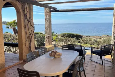 Image de Maison au bord de l’eau en front de mer à la marine de St Ambroggio dolce paese