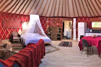 Image de yourte contemporaine de luxe