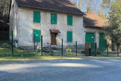 Image de Gîte pour 8 personnes au milieu de la nature. \nAnimaux de compagnie acceptés!