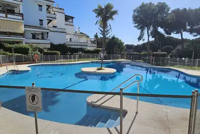 Image de Bel appartement situé à courte distance de la plage et des commerces.