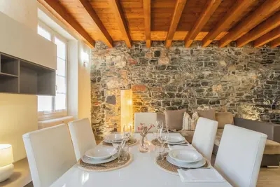 Image de Domus in Como - Six Chambres Appartement, Couchages 15
