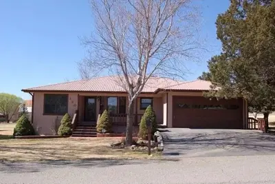 Image de Charming, conveniently located 3-bedroom house with Ac, WiFi in tranquil Ruidoso