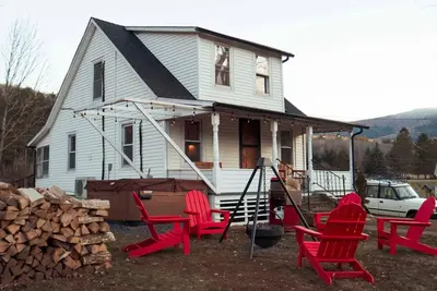 Image de Charming Mtn Stay | Views, Hot Tub, Prime Location