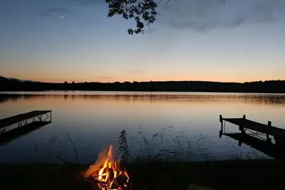 Image de Lake Chicagoan waterfront cottage! Stunning sunsets and shallow sandy waterfront