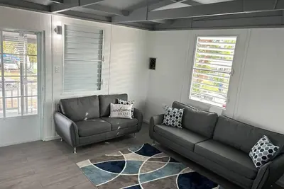 Image de New Beach House 8 Guest Dock available 2 min away