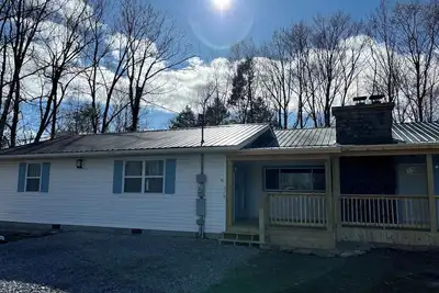 Image de Charming 2 bedroom Cottage Close to Summersville Lake & New River Gorge