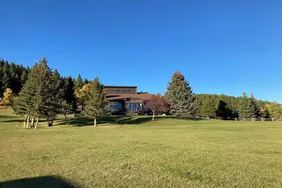 Image de ! ! Half Price-4th of July Special! ! Clean & spacious 4-bedroom outside Deadwood