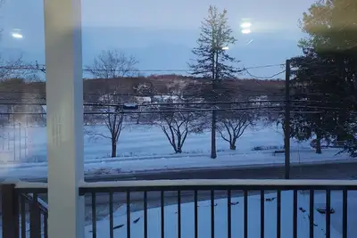 Image de Tranquil lakefront oasis - close to Nyc and Nj attractions