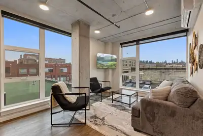 Image de Spacious Urban Luxury Living with Free Parking