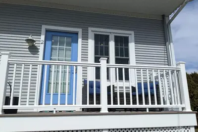 Image de Escape to coastal bliss in this charming condo in Westerly—your perfect getaway!