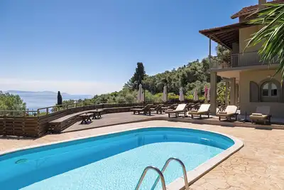 Image de Two-Bedroom Sea View Apartment with Communal Pool