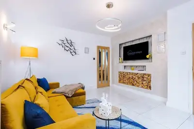 Image de Driveway | Modern Home In Altrincham | Sleeps 7