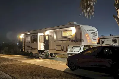 Image de Cozy Stationary Rv Rental at Grand Riviera Rv Resort