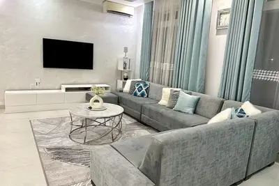 Image de Safe & Stylish Family Apartment w/ Wi-Fi - Near Beach, Airport & Restaurants
