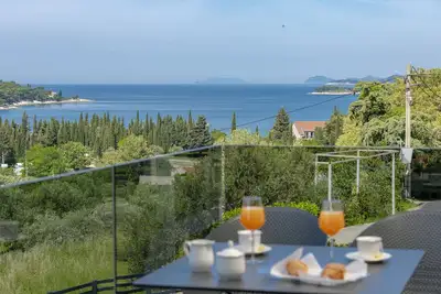 Image de Tila Luxury Suite- Two Bedroom/Balcony & Sea View