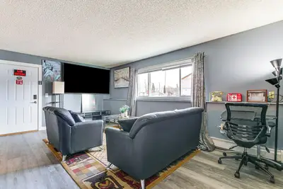 Image de 11 Mi to Kincaid Park: Convenient + Cozy Apt!