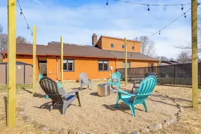 Image de 2 Mi to Jmu: Harrisonburg Home w/ Gas Grill