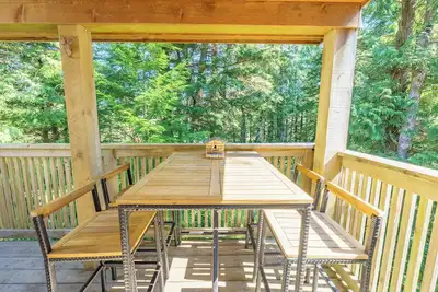 Image de Cozy Cabin Near Wild Pacific Trail & Beaches! • The Squid Shack