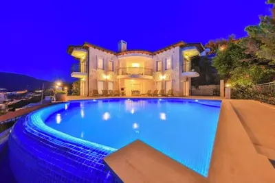 Image de Villa June with spectacular views, 50 mt to the sea
