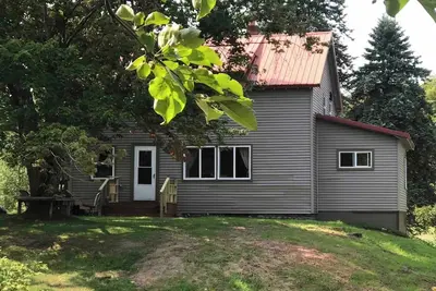 Image de Charming, secluded farmhouse in Munising, gateway to Pictured Rocks Np.