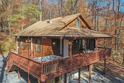 Image de EagleRockCozyCabin hot tub/private/outdoor firepit for friends and family
