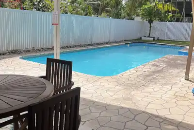 Image de Kamanu Pool Apartment 2 Bedroom 1 Bathroom with Ocean Views