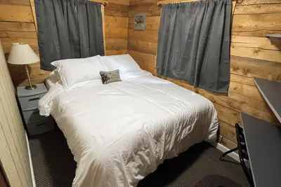 Image de Charming 1-bedroom cabin in welcoming Houston with WiFi