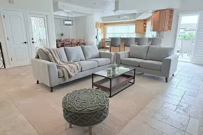 Family Beach House w\\ ocean view & bonus office room
